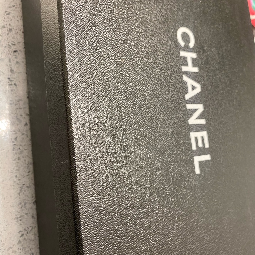 CHANEL Beige and Black Leather Cap-Toe Ballet Flats - Picture 9 of 11